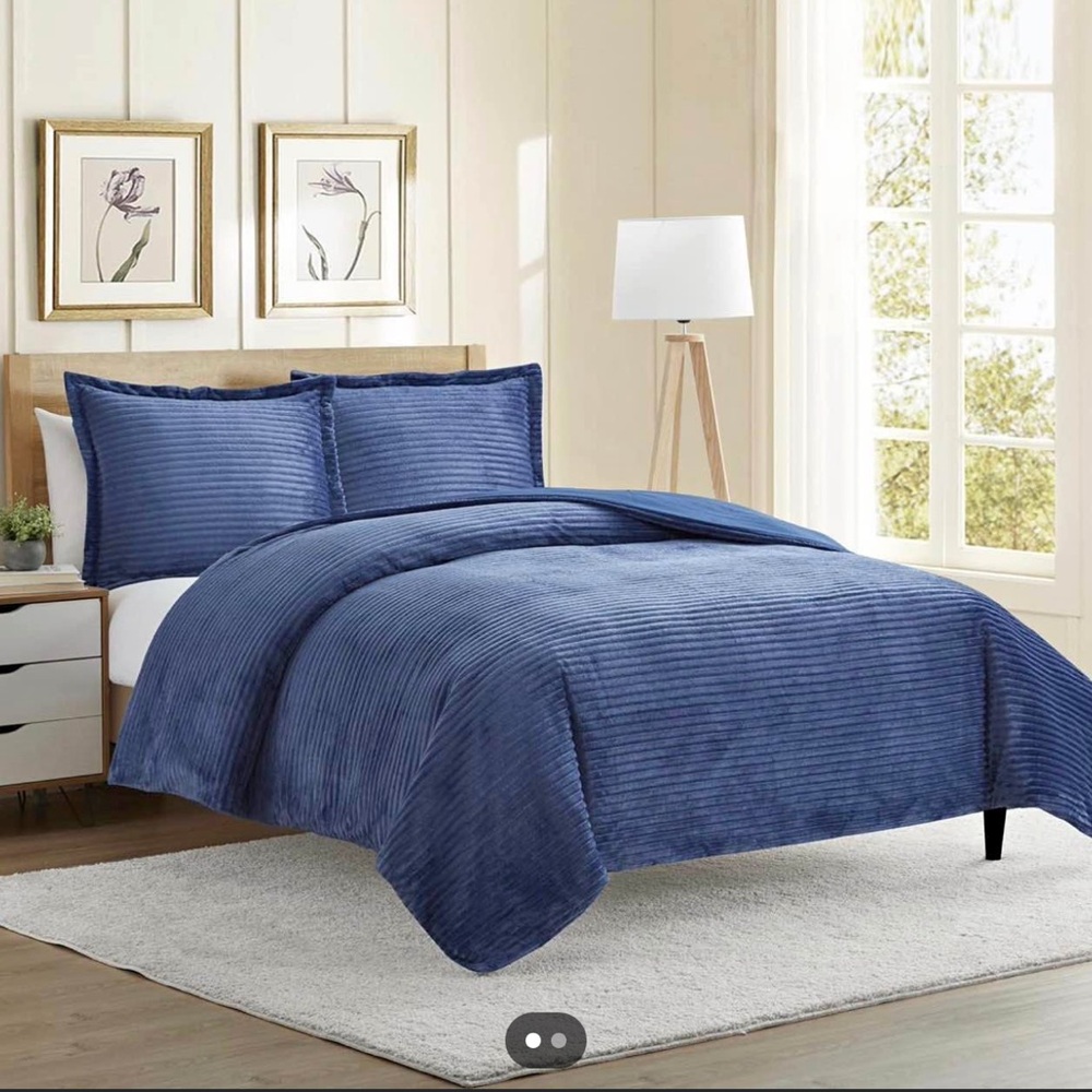 Luxurious Navy Duvet Cover Set - Picture 1 of 1